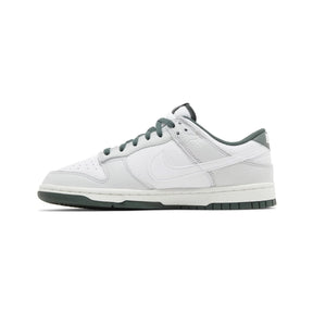 Dunk Low Retro SE Photon Dust 'Vintage Green'